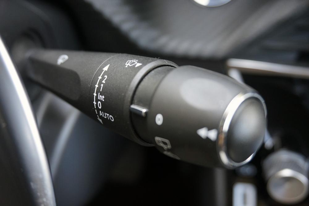 peugeot-208-2021-gasolina-1199cc