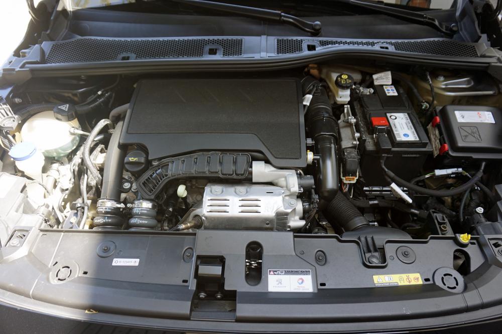 peugeot-208-2021-gasolina-1199cc