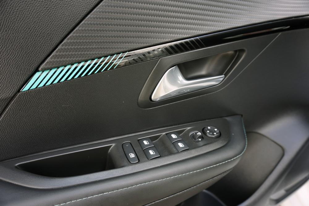peugeot-208-2022-gasolina-1199cc