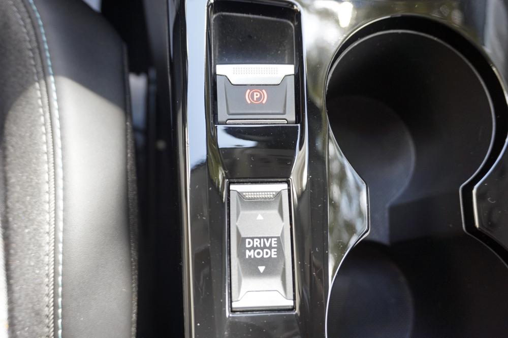 peugeot-208-2022-gasolina-1199cc