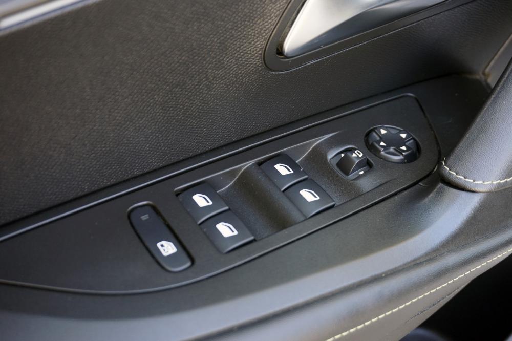 peugeot-2008-2021-gasolina-1199cc