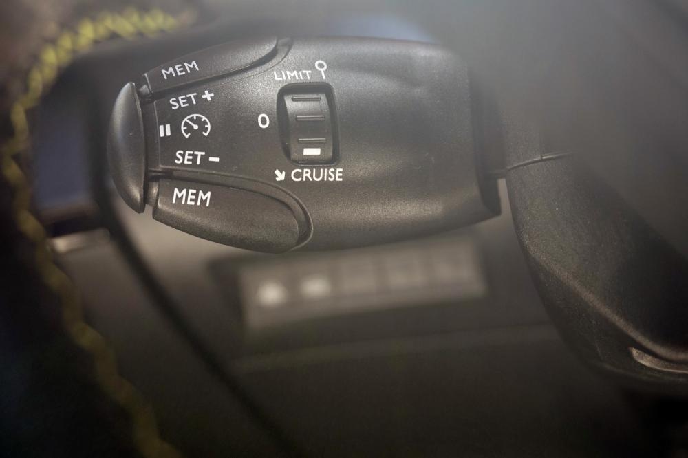 peugeot-2008-2021-gasolina-1199cc