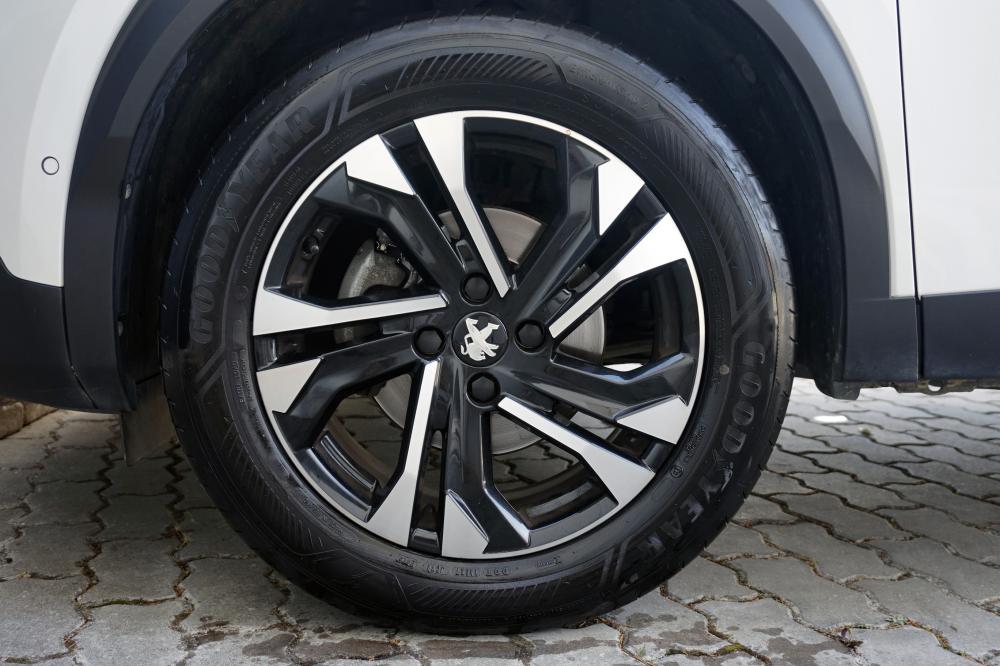 peugeot-2008-2021-gasolina-1199cc