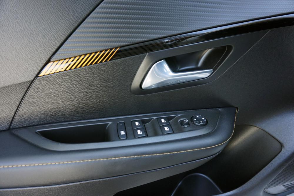 peugeot-208-2021-gasolina-1199cc