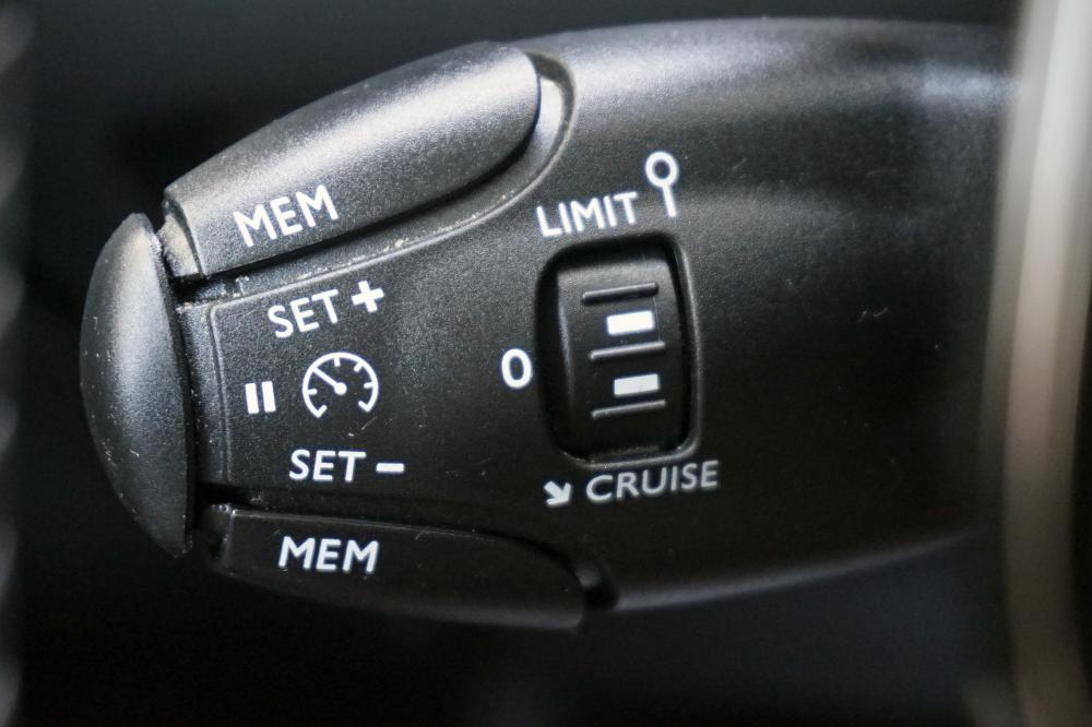 peugeot-208-2021-gasolina-1199cc