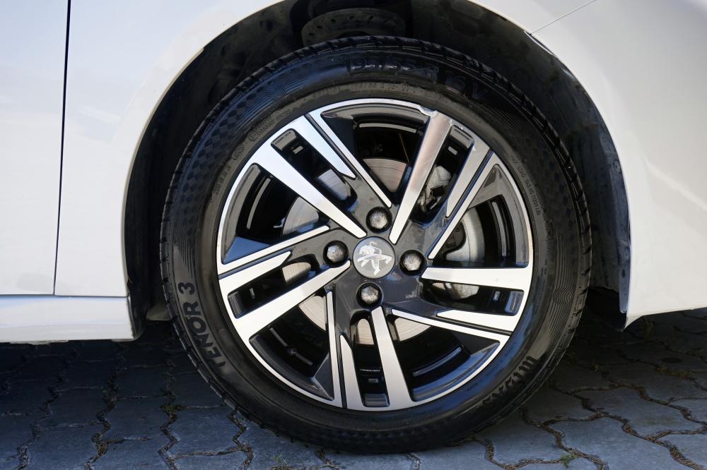 peugeot-208-2021-gasolina-1199cc