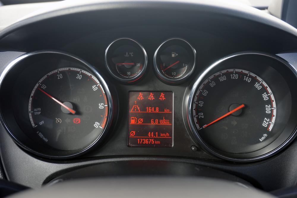 opel-meriva-2015-diesel-1598cc