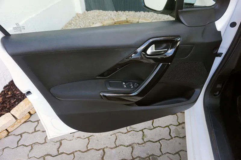 peugeot-208-2019-diesel-1499cc