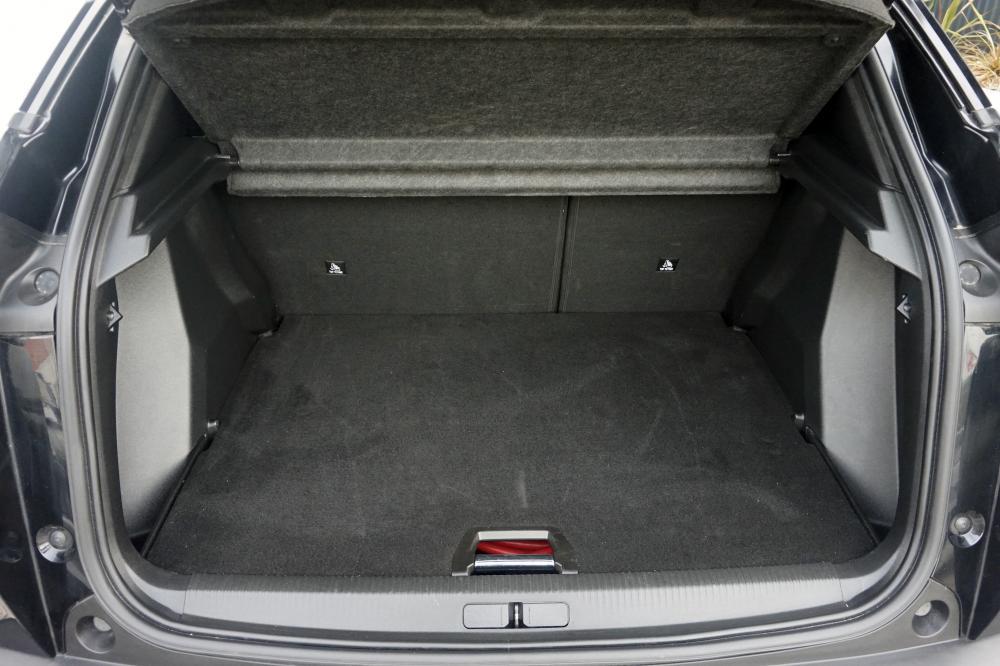 peugeot-e-2008-2025-eletrico-0cc