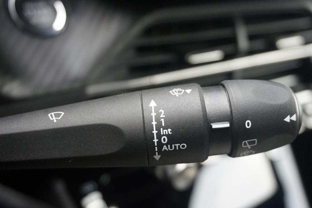peugeot-e-2008-2025-eletrico-0cc