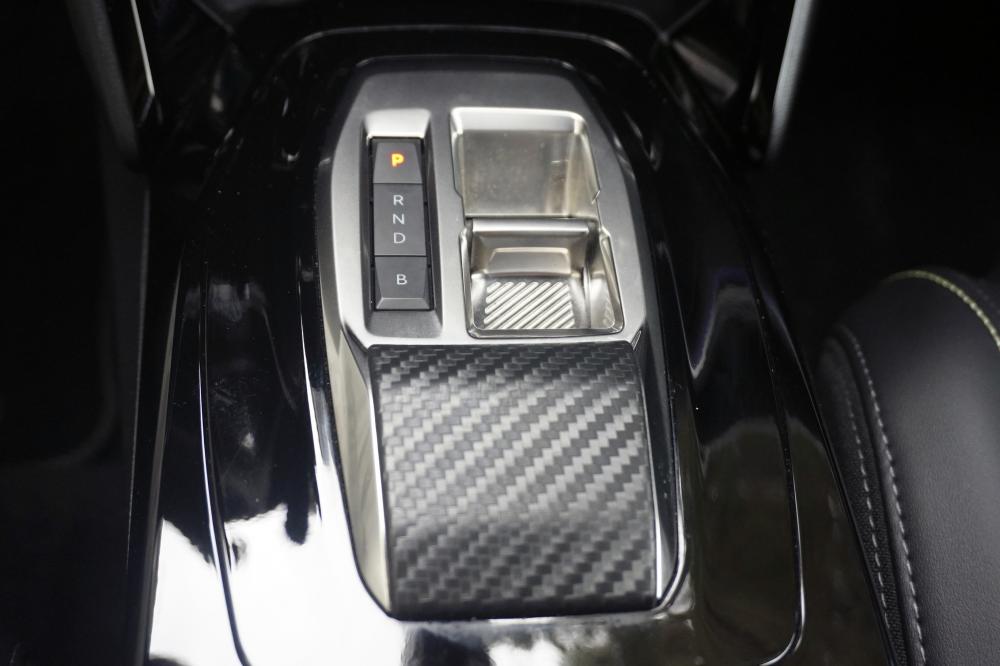 peugeot-e-2008-2025-eletrico-0cc
