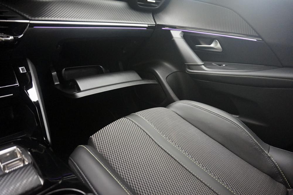 peugeot-e-2008-2025-eletrico-0cc