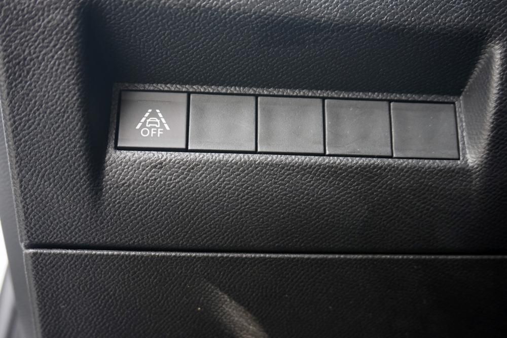 peugeot-208-2021-gasolina-1199cc