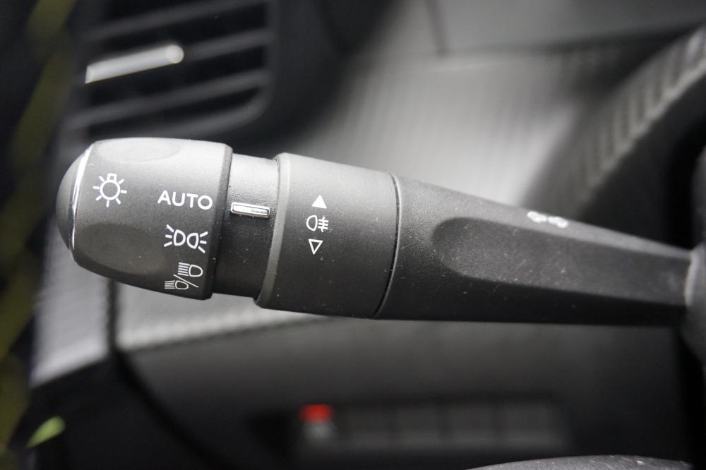 peugeot-208-2021-gasolina-1199cc