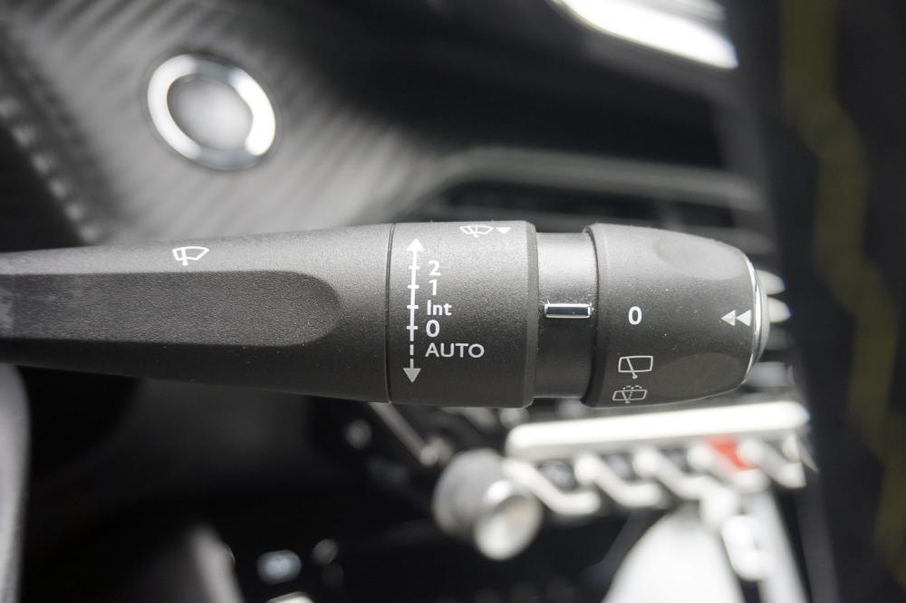 peugeot-208-2021-gasolina-1199cc