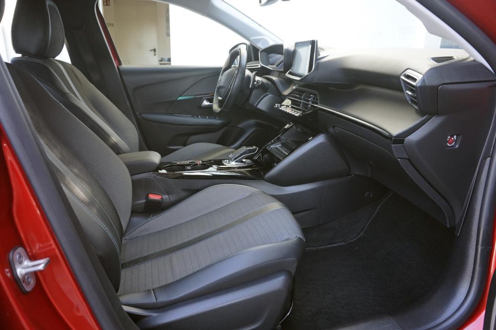 peugeot-208-2020-gasolina-1199cc