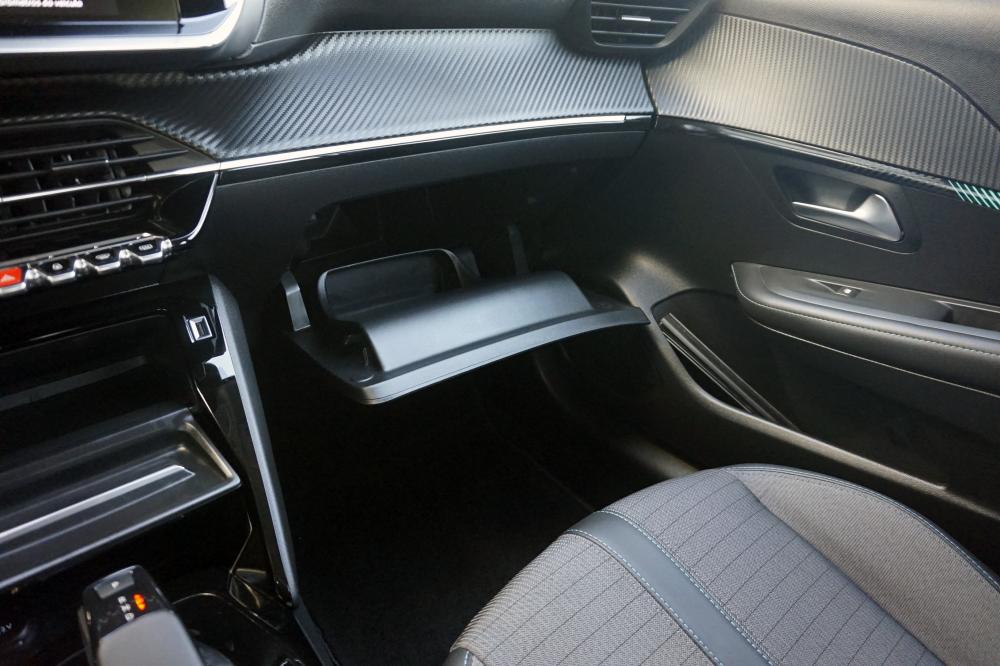 peugeot-208-2020-gasolina-1199cc
