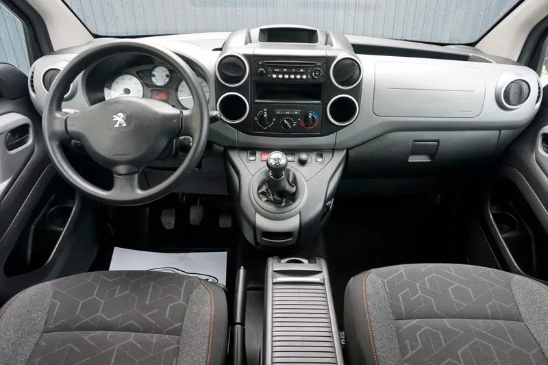 peugeot-partner-2017-gasolina-1199cc