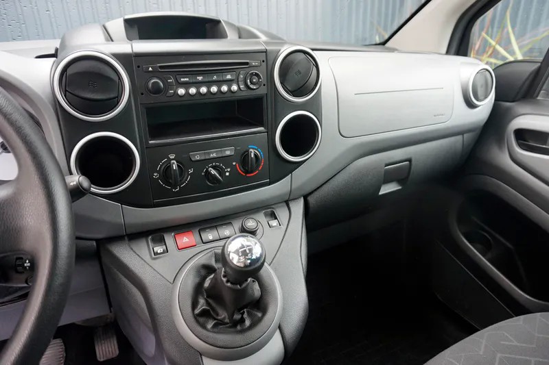 peugeot-partner-2017-gasolina-1199cc