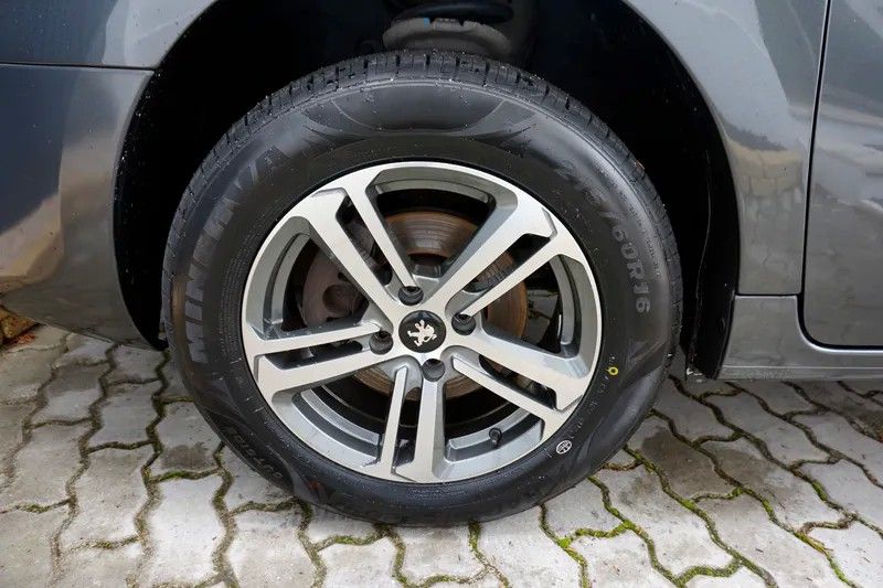 peugeot-partner-2017-gasolina-1199cc