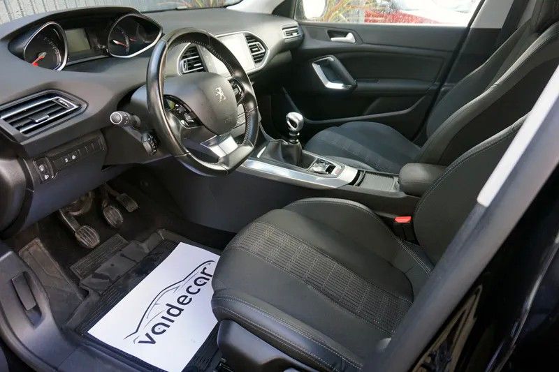 peugeot-308-2019-gasolina-1199cc