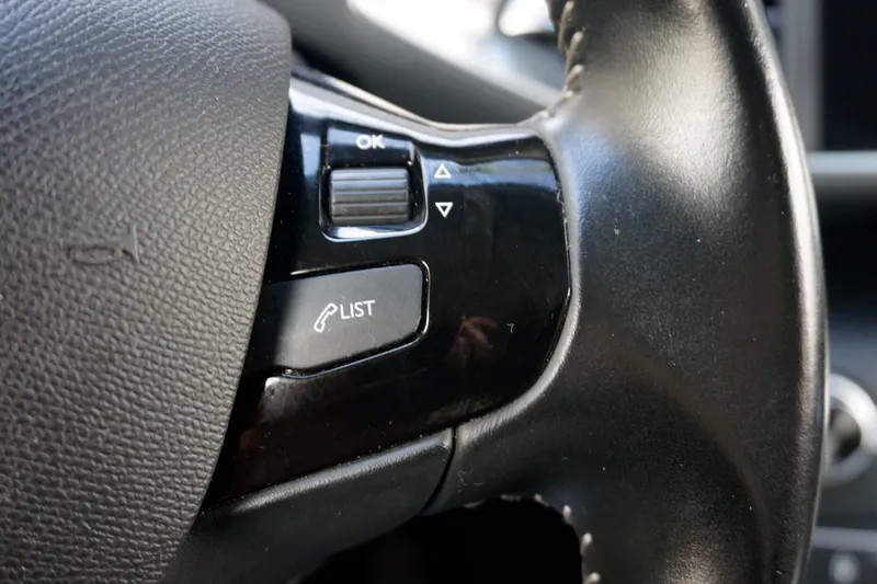 peugeot-308-2019-gasolina-1199cc