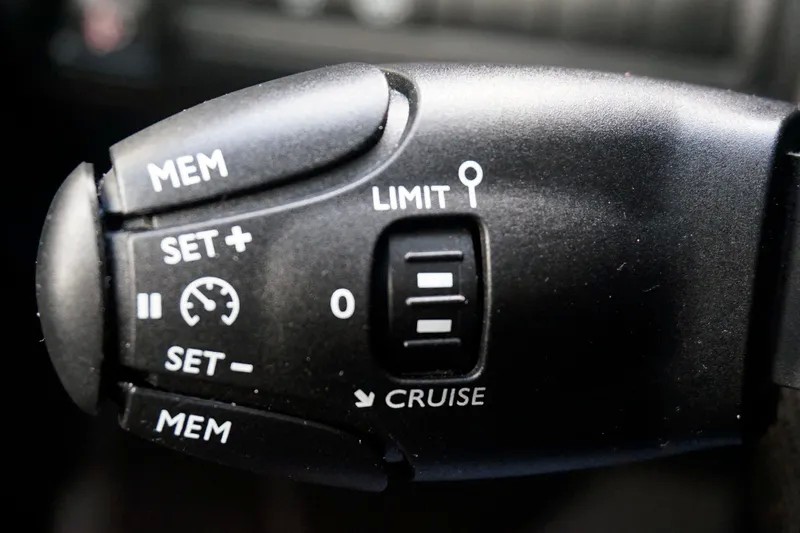 peugeot-308-2019-gasolina-1199cc