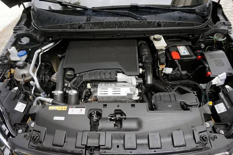 peugeot-308-2019-gasolina-1199cc