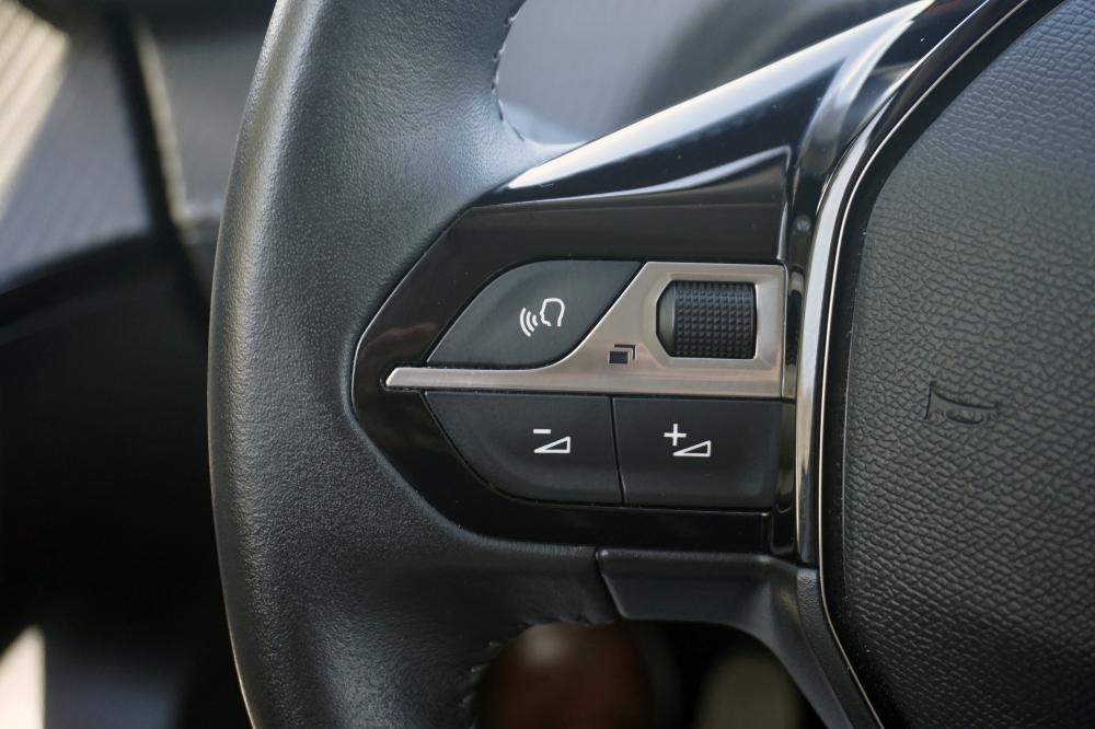 peugeot-2008-2021-gasolina-1199cc