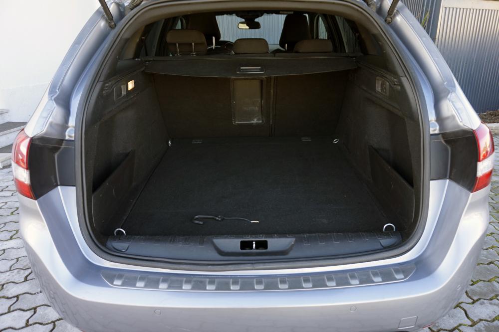 peugeot-308-sw-2018-gasolina-1199cc