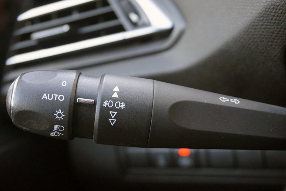 peugeot-308-sw-2018-gasolina-1199cc