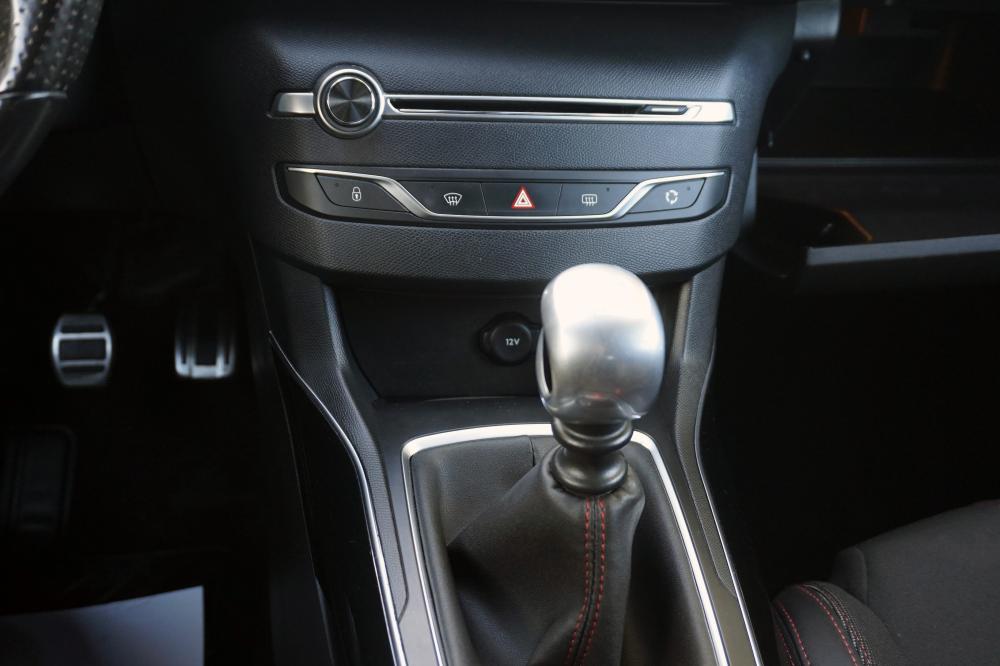 peugeot-308-sw-2018-gasolina-1199cc