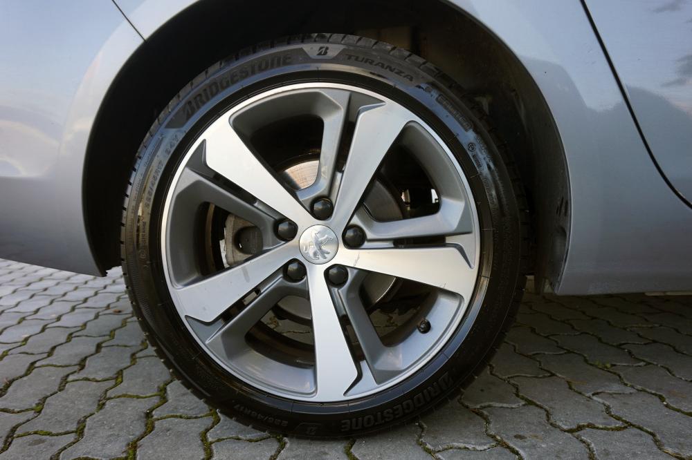peugeot-308-sw-2018-gasolina-1199cc