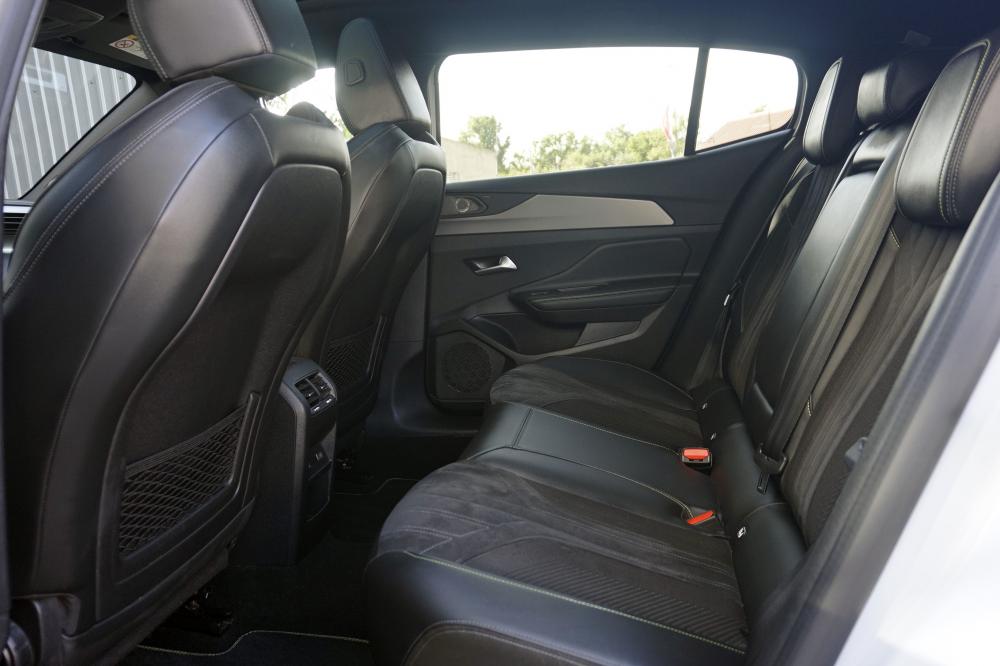 peugeot-408-2023-gasolina-1199cc
