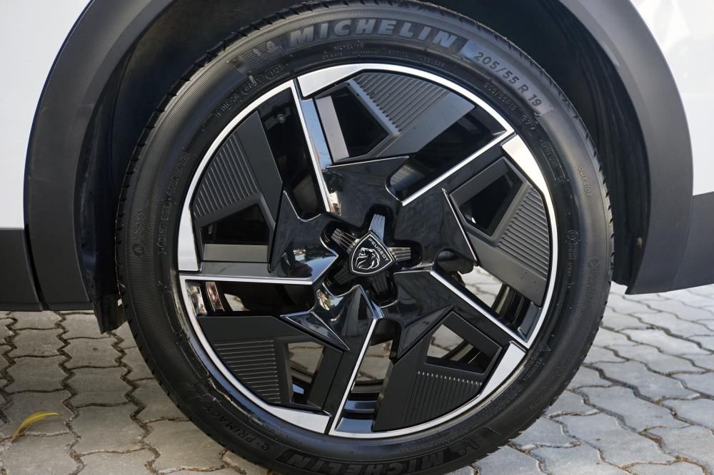 peugeot-408-2023-gasolina-1199cc