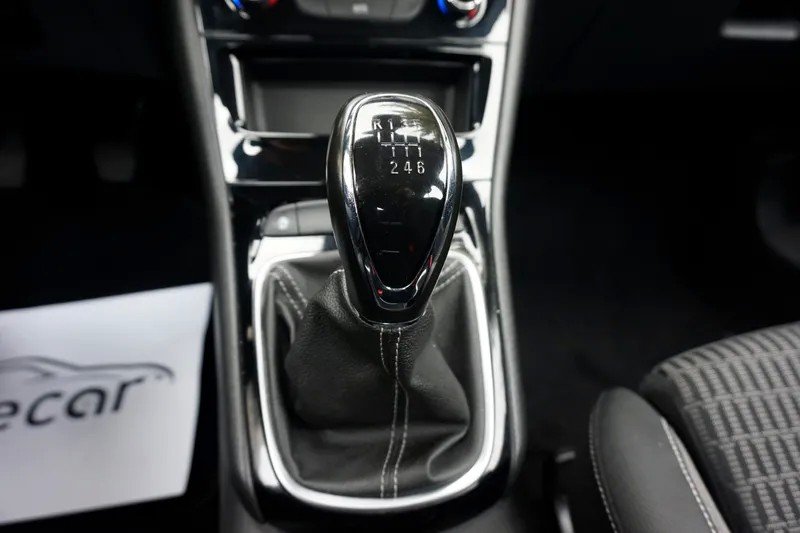 opel-astra-2020-gasolina-1199cc