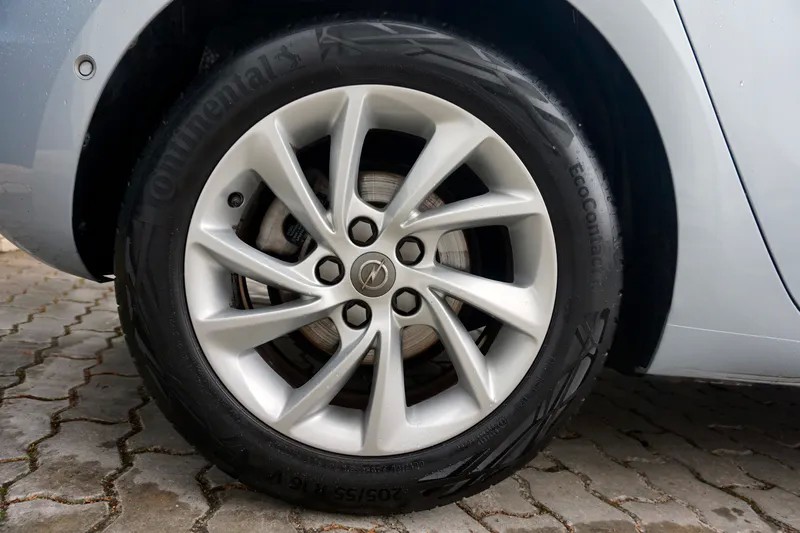 opel-astra-2020-gasolina-1199cc