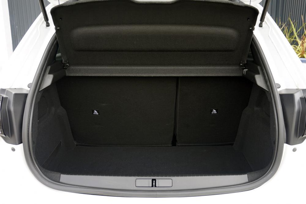 peugeot-208-2022-gasolina-1199cc