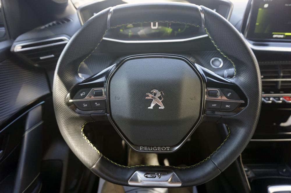 peugeot-208-2021-gasolina-1199cc