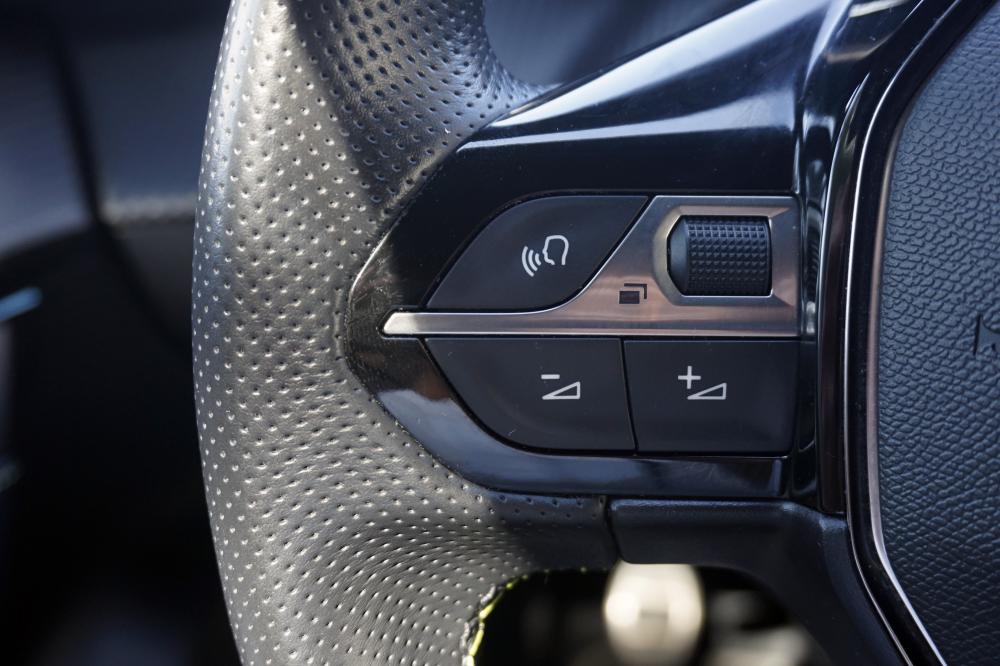 peugeot-208-2021-gasolina-1199cc
