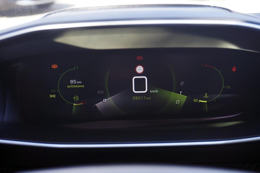 peugeot-208-2021-gasolina-1199cc