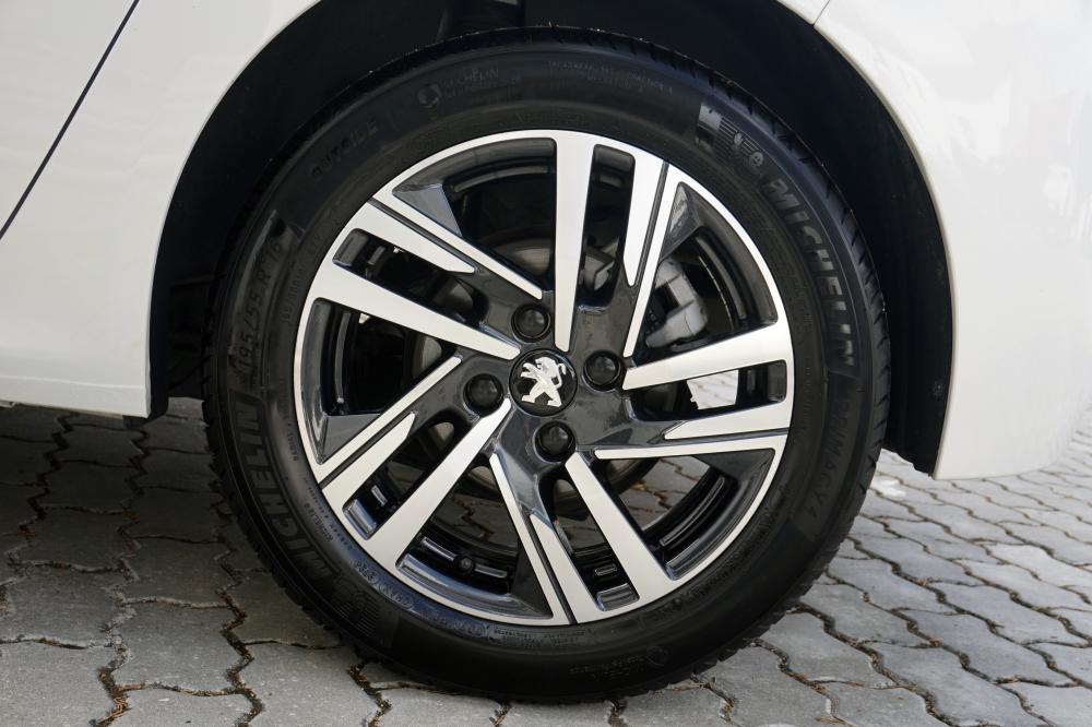 peugeot-208-2022-gasolina-1199cc