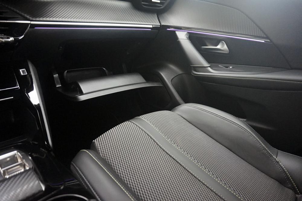 peugeot-e-2008-2025-eletrico-0cc