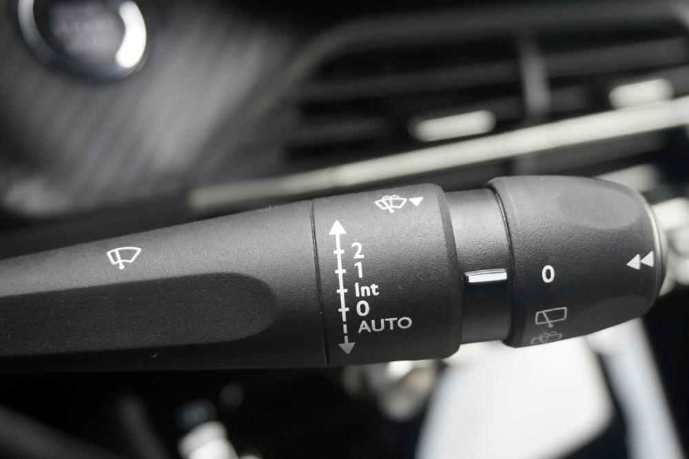 peugeot-e-2008-2025-eletrico-0cc