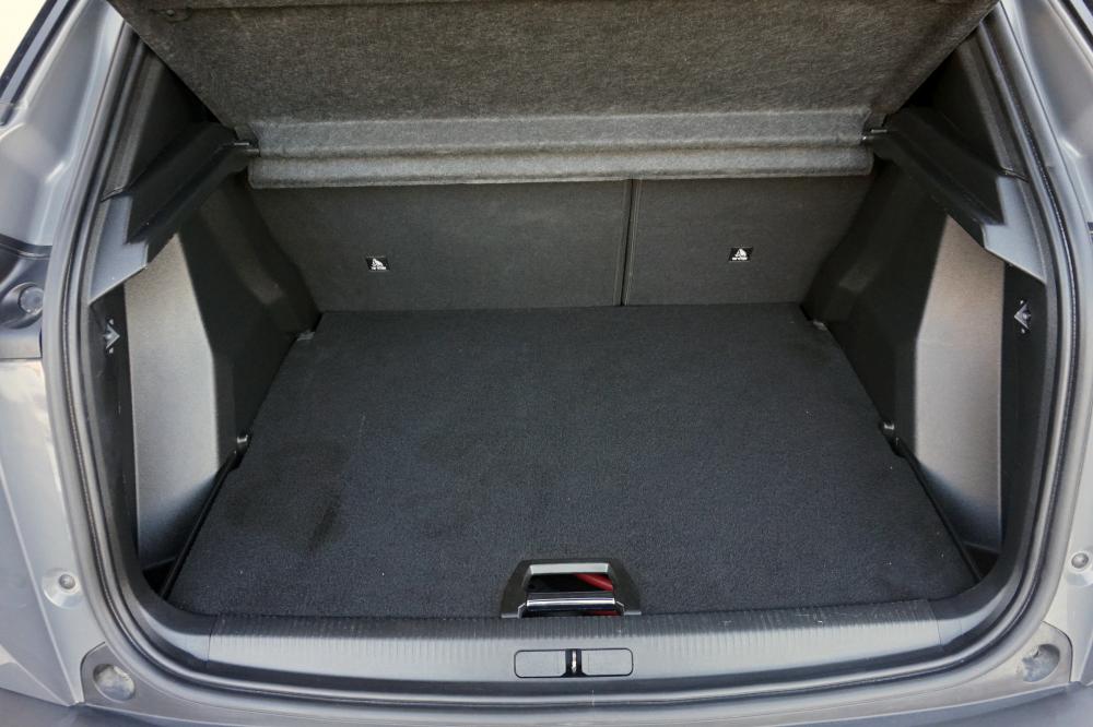 peugeot-e-2008-2025-eletrico-0cc