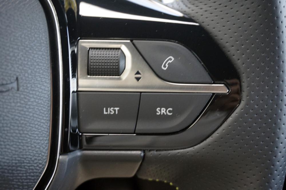 peugeot-2008-2022-gasolina-1199cc