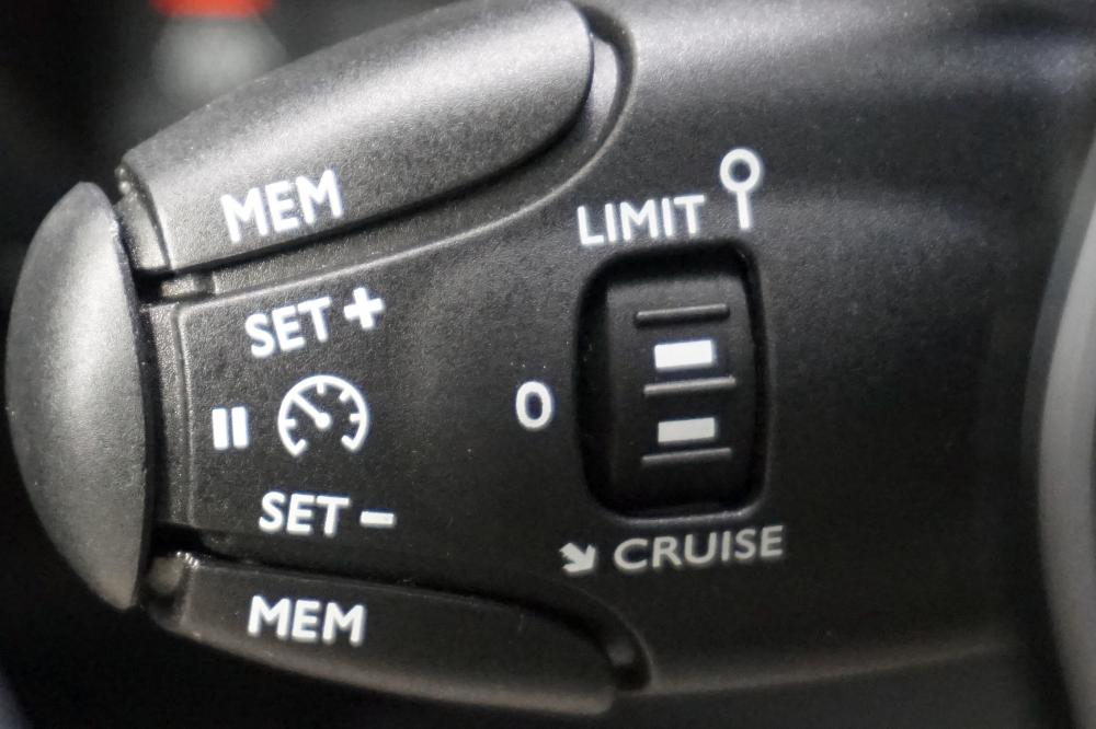 peugeot-2008-2022-gasolina-1199cc