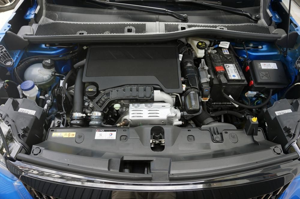 peugeot-2008-2022-gasolina-1199cc