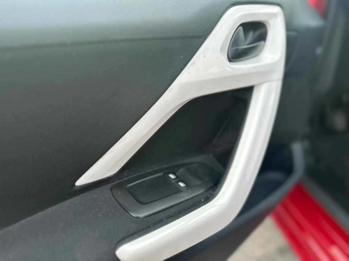 peugeot-208-1-2-vti-2017-gasolina-1199cc