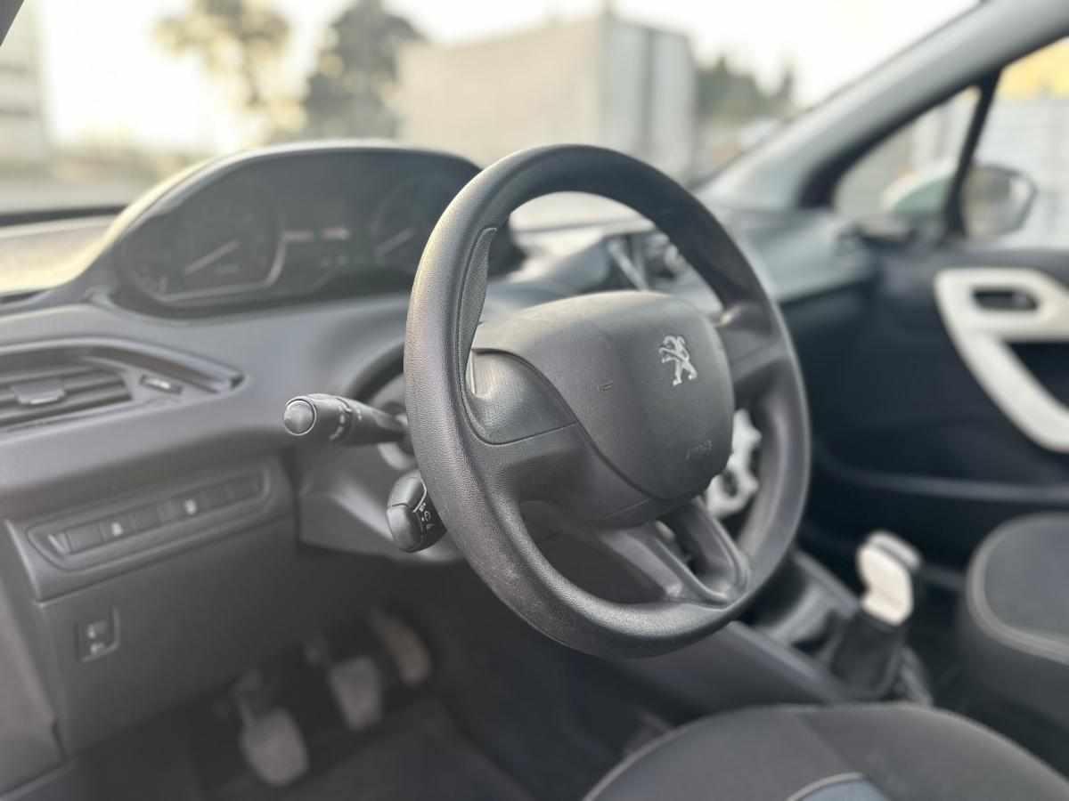 peugeot-208-1-2-vti-2017-gasolina-1199cc